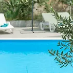 Luxury Nika With Pool Near The Beach, Extra Pool Heating Available Villa Medulin