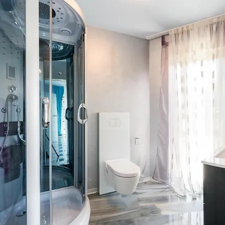 Luxury Nika With Pool Near The Beach, Extra Pool Heating Available