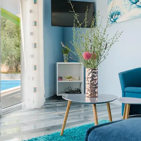 Luxury Nika With Pool Near The Beach, Extra Pool Heating Available Villa Medulin