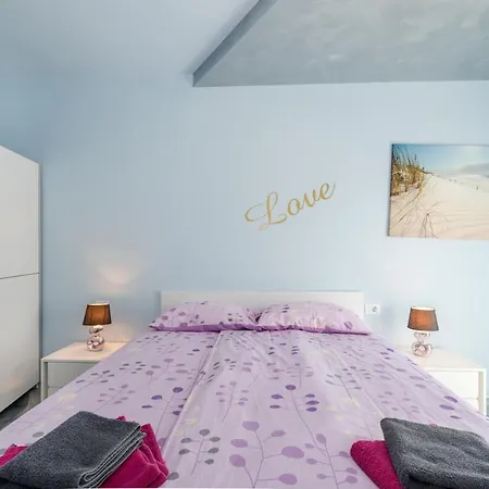 Villa Luxury Nika With Pool Near The Beach, Extra Pool Heating Available *