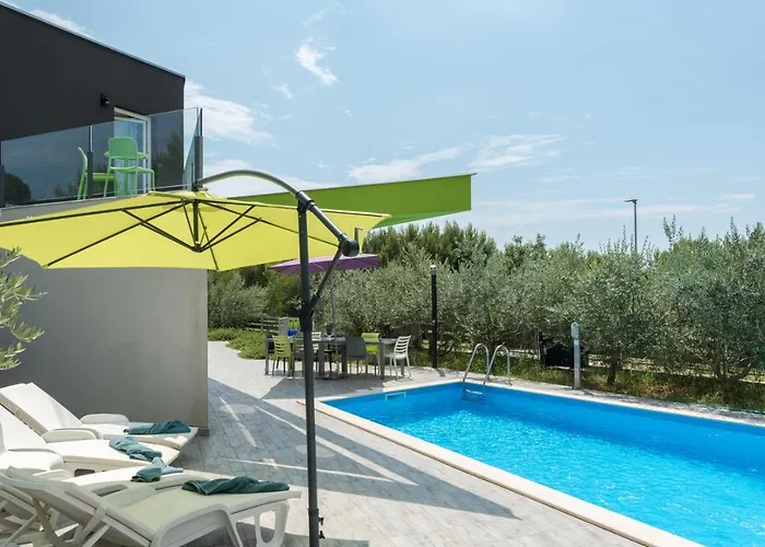 Luxury Nika With Pool Near The Beach, Extra Pool Heating Available Vila Medulin