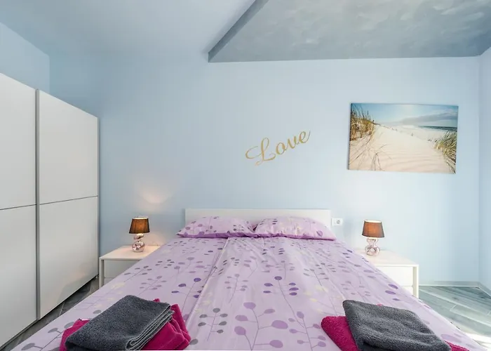 Vila Luxury Nika With Pool Near The Beach, Extra Pool Heating Available *