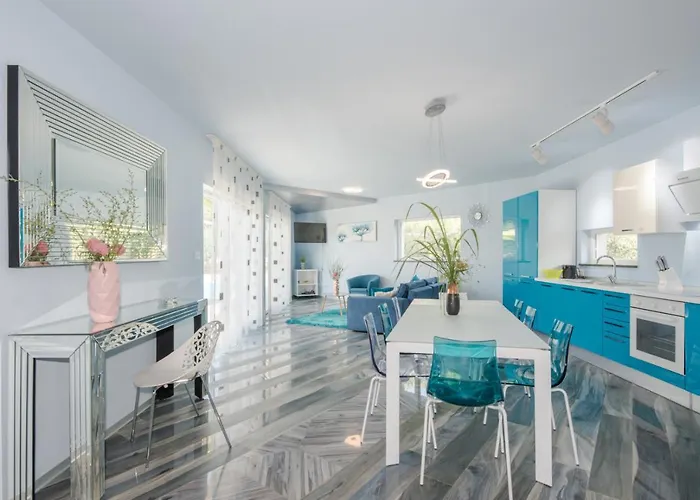 Luxury Nika With Pool Near The Beach, Extra Pool Heating Available Vila Medulin