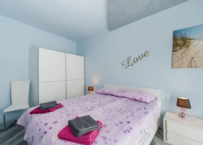 Vila Luxury Nika With Pool Near The Beach, Extra Pool Heating Available