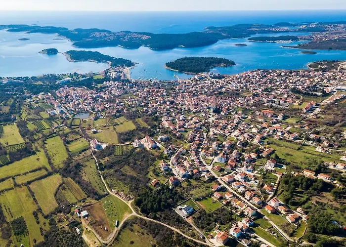 Luxury Nika With Pool Near The Beach, Extra Pool Heating Available