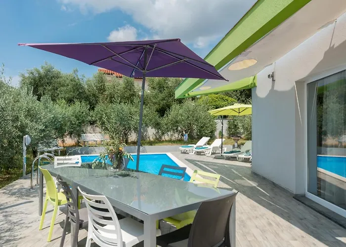 Luxury Nika With Pool Near The Beach, Extra Pool Heating Available Vila