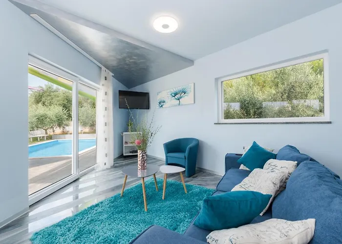 Vila Luxury Nika With Pool Near The Beach, Extra Pool Heating Available Medulin