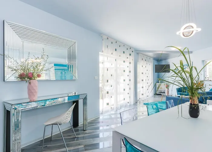 Luxury Nika With Pool Near The Beach, Extra Pool Heating Available Villa