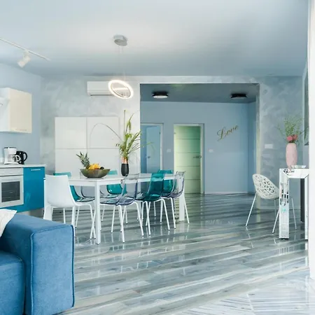 Βίλα Luxury Nika With Pool Near The Beach, Extra Pool Heating Available Μεντουλίν