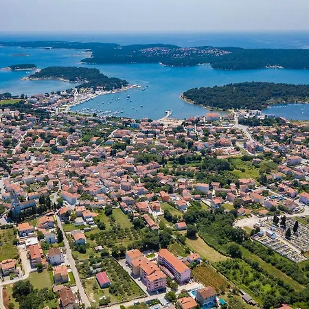 Βίλα Luxury Nika With Pool Near The Beach, Extra Pool Heating Available *