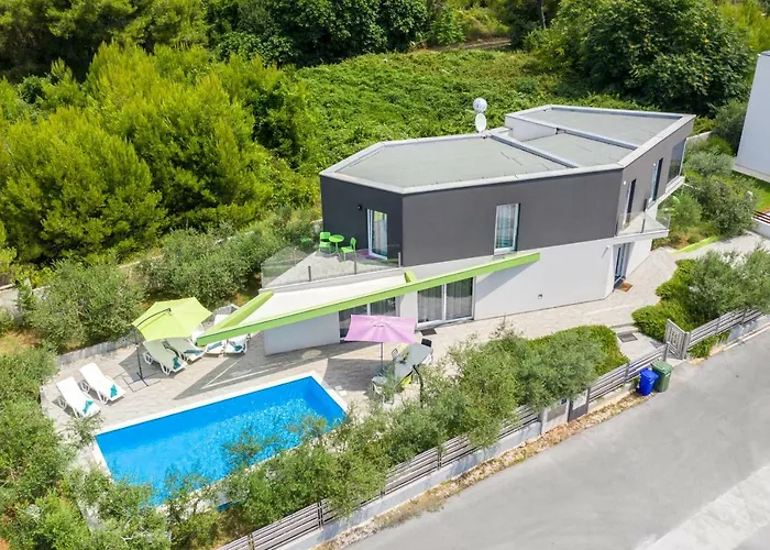 Luxury Nika With Pool Near The Beach, Extra Pool Heating Available Villa *