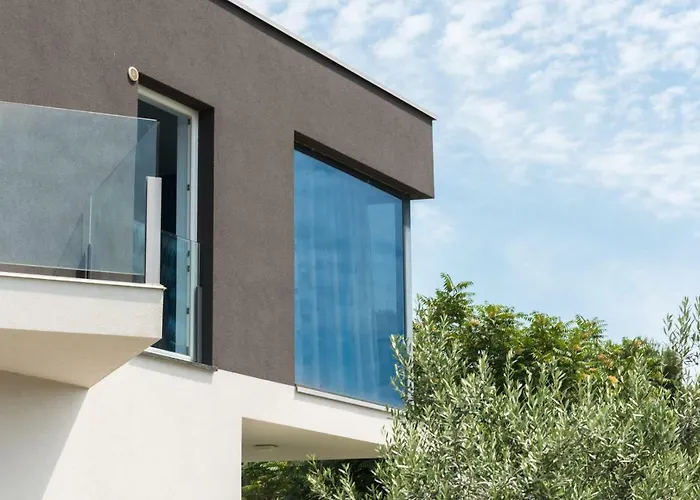 Luxury Nika With Pool Near The Beach, Extra Pool Heating Available *