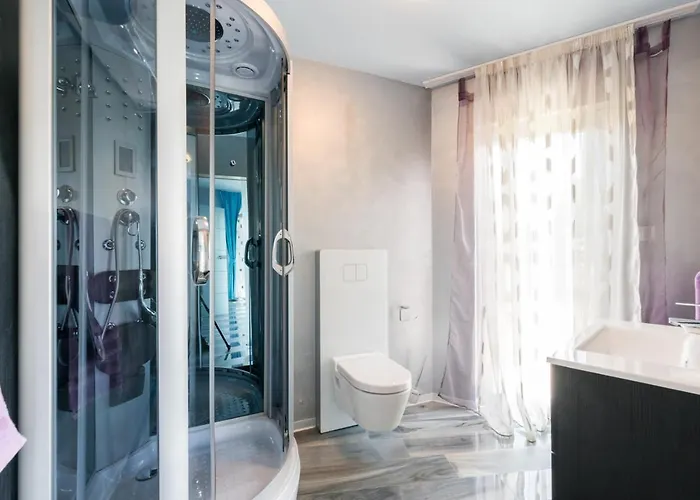 Luxury Nika With Pool Near The Beach, Extra Pool Heating Available