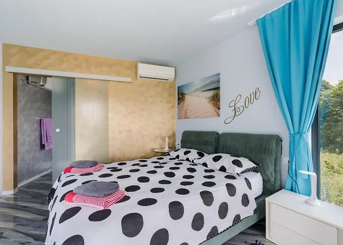 Villa Luxury Nika With Pool Near The Beach, Extra Pool Heating Available Medulin