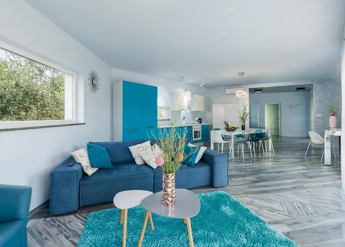 Luxury Nika With Pool Near The Beach, Extra Pool Heating Available 빌라 *